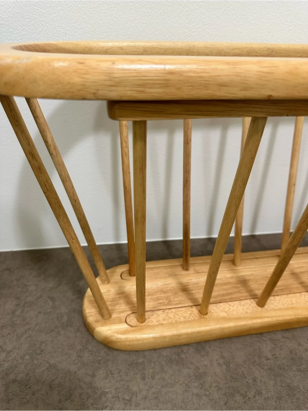 Mid-Century Modern Spindle Wood Magazine Rack Light Wood Tapered Oval Blonde